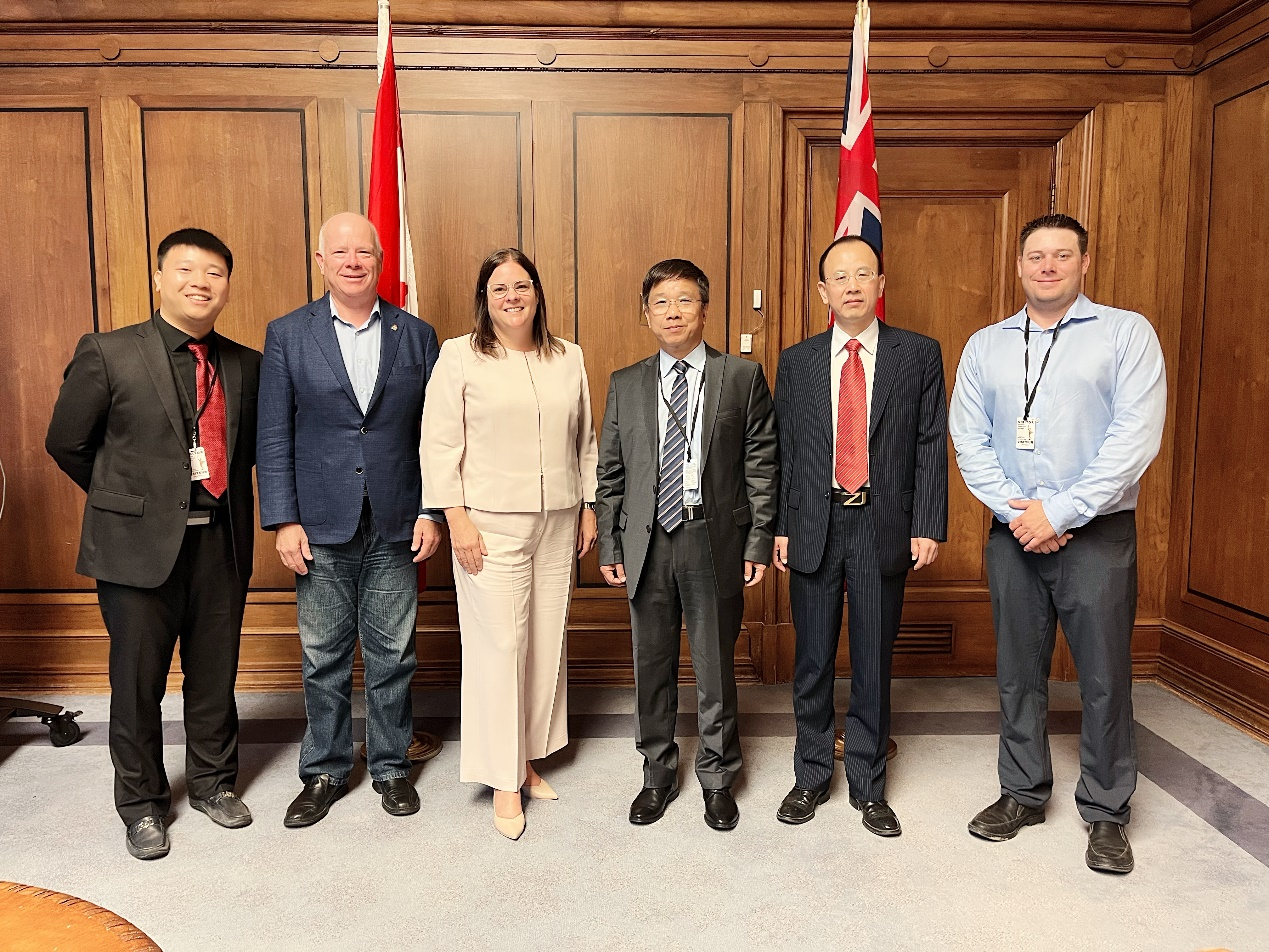 leyu·乐鱼资源集团董事长王平卫拜会加拿大曼尼托巴省省长