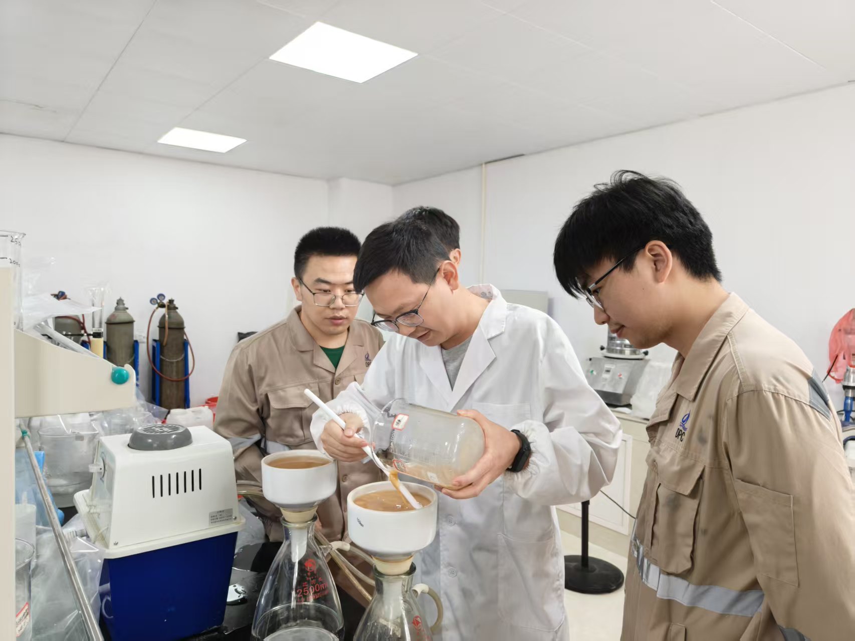 扎根锂业，攻坚路上让&ldquo;锂&rdquo;想花开｜leyu·乐鱼锂业研发部90后工程师徐苗